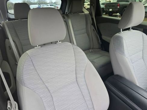 Used 2023 Nissan Rogue SV image 11