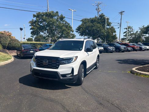 Used 2025 Honda Passport TrailSport image 6