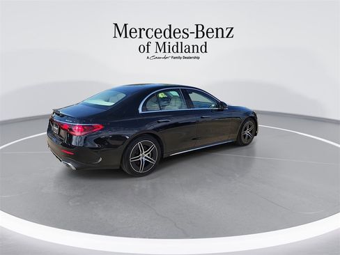 Used 2025 Mercedes-Benz E 350 4MATIC Sedan image 8