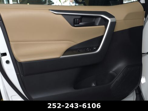 Used 2021 Toyota RAV4 LE FWD image 24
