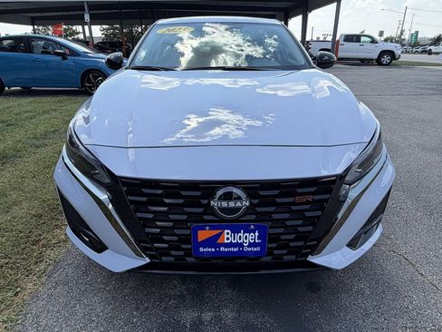 Used 2025 Nissan Altima 2.5 SR w/ SR Premium Package FWD image 8