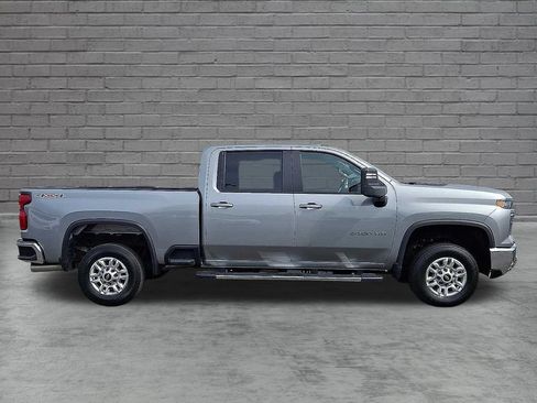 Used 2025 Chevrolet Silverado 2500 LT w/ Convenience Package AWD/4WD image 13