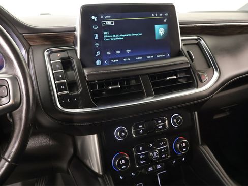 Used 2022 Chevrolet Suburban LT w/ Luxury Package image 5