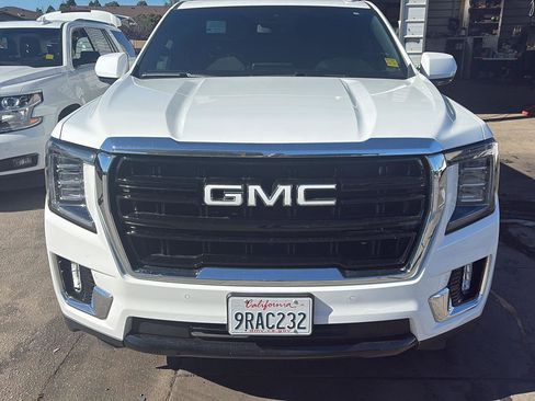 Used 2024 GMC Yukon XL SLE w/ Gmc Pro Safety Plus Package image 2