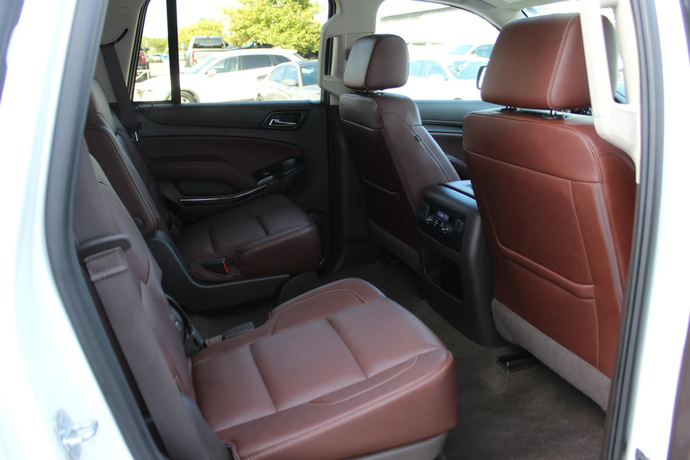 Used 2018 Chevrolet Tahoe Premier w/ RST 6.2L Performance Edition AWD/4WD image 28