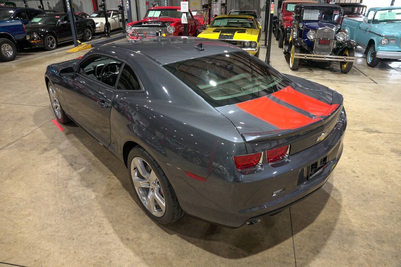 Used 2010 Chevrolet Camaro SS RWD image 16
