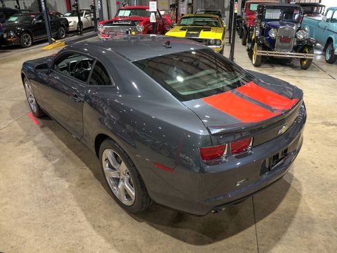 Used 2010 Chevrolet Camaro SS RWD image 16