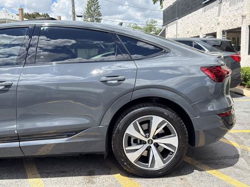 Used 2024 Audi Q8 e-tron Premium AWD/4WD image 5