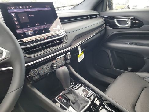 New 2026 Jeep Compass Limited image 20