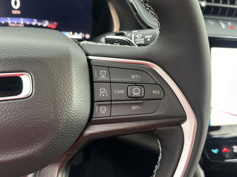 New 2026 Jeep Grand Cherokee Altitude image 10