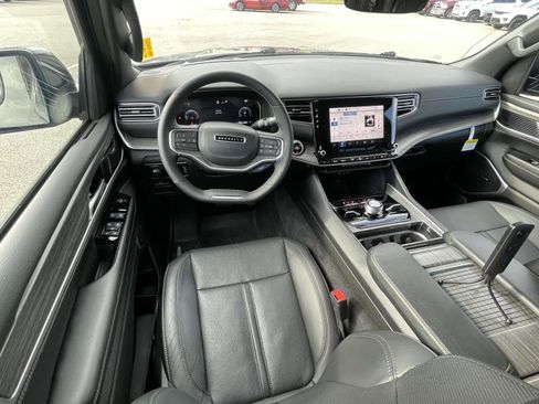 Used 2024 Jeep Wagoneer Series III image 23