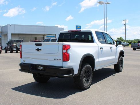 New 2026 Chevrolet Silverado 1500 ZR2 AWD/4WD image 9