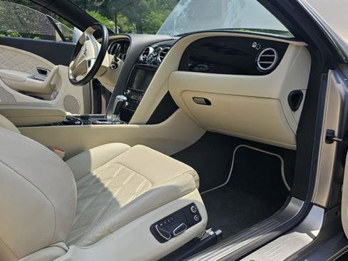 Used 2015 Bentley Continental GT image 22