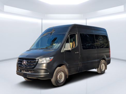 Used 2019 Mercedes-Benz Sprinter 1500 w/ Premium Plus Package image 8