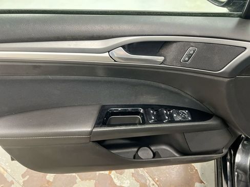 Used 2013 Ford Fusion SE FWD image 19