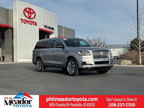 Used 2024 Lincoln Navigator L Premiere image 1