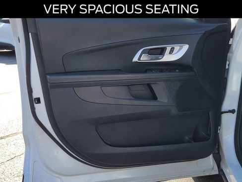 Used 2017 Chevrolet Equinox LT FWD image 17