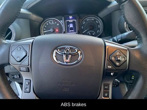 Used 2021 Toyota Tacoma TRD Sport w/ Technology Package AWD/4WD image 11