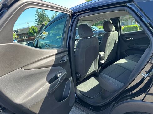 Used 2023 Chevrolet Bolt EUV LT w/ Driver Confidence Package image 18