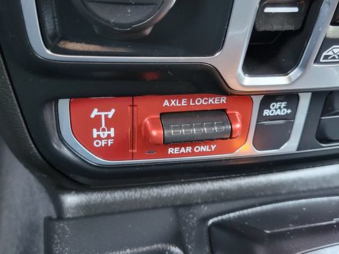 Used 2025 Jeep Wrangler Unlimited Sport AWD/4WD image 14
