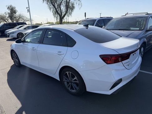 Certified 2022 Kia Forte LXS image 3