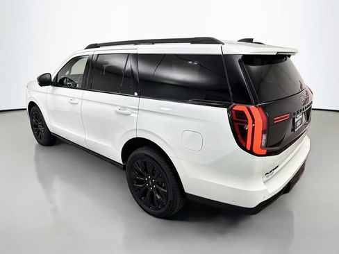 Used 2025 Ford Expedition Platinum w/ Stealth Appearance Package AWD/4WD image 5