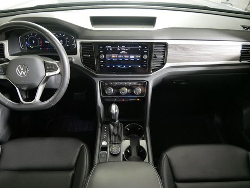 Used 2023 Volkswagen Atlas Cross Sport SE AWD/4WD image 9