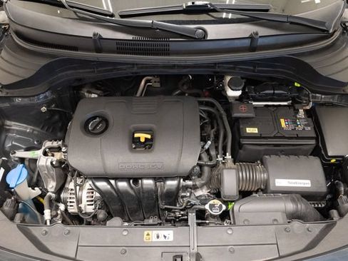 Used 2025 Kia Soul LX w/ LX Technology Package FWD image 3