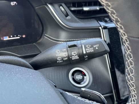 Used 2023 Jeep Grand Cherokee Altitude image 17