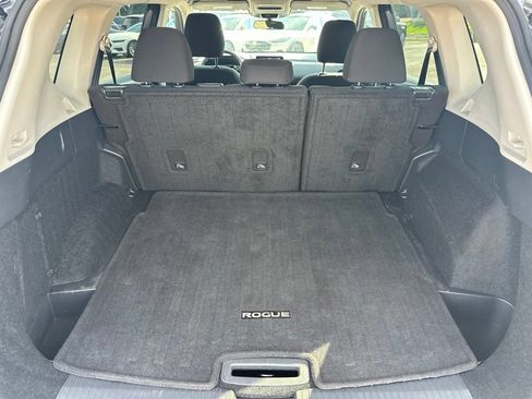 Used 2025 Nissan Rogue S FWD image 10
