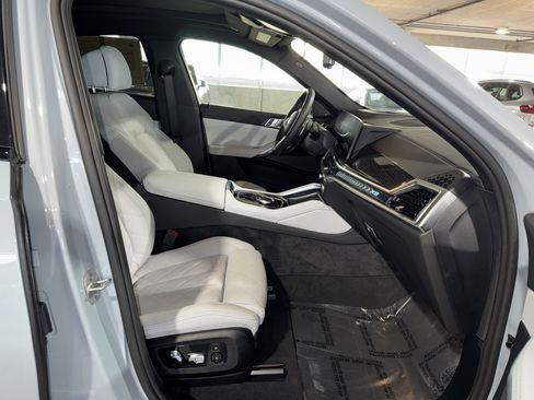 Certified 2025 BMW X6 xDrive40i image 10