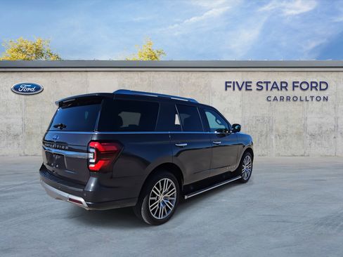 Certified 2022 Ford Expedition Platinum image 8