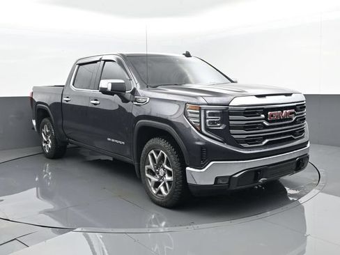 Used 2022 GMC Sierra 1500 SLT AWD/4WD image 3