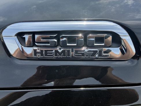 Used 2022 RAM 1500 Big Horn AWD/4WD image 30