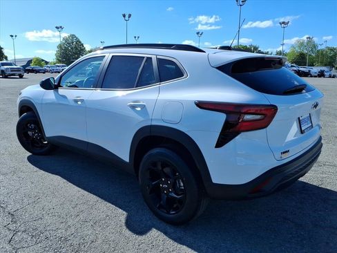 New 2026 Chevrolet Trax LT FWD image 6