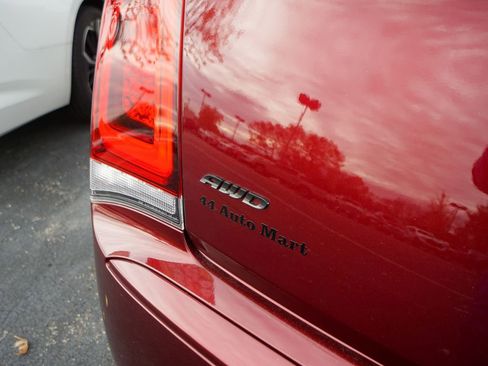 Used 2023 Chrysler 300 Touring L w/ Popular Equipment Group image 3