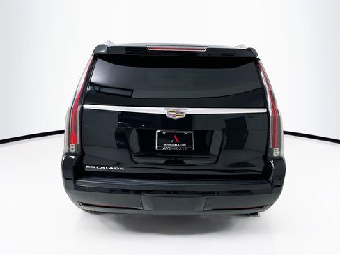 Used 2015 Cadillac Escalade Luxury image 7