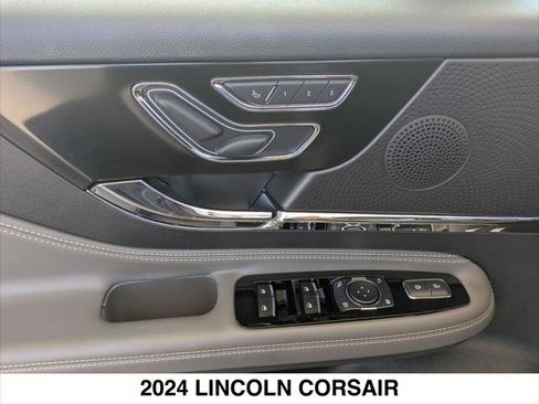 Used 2024 Lincoln Corsair Reserve w/ Equipment Group 201A image 11