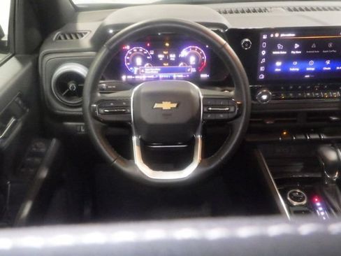 Used 2025 Chevrolet Colorado LT w/ LT Convenience Package AWD/4WD image 9