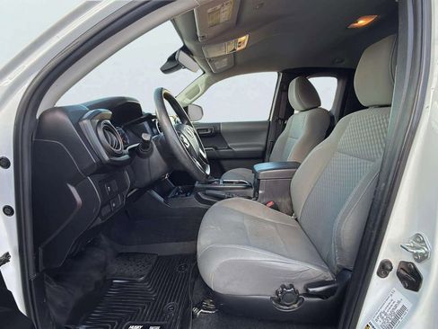 Used 2022 Toyota Tacoma SR image 12