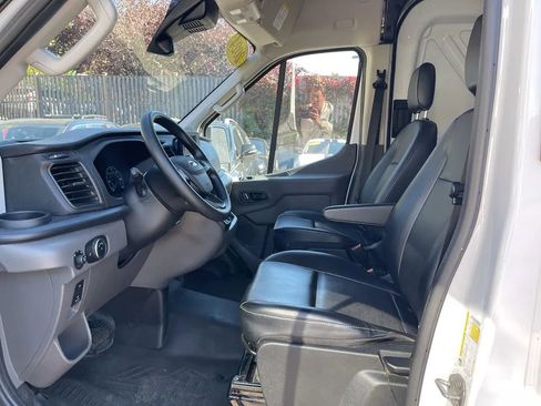Used 2024 Ford Transit 250 Medium Roof w/LWB Van 3D image 9