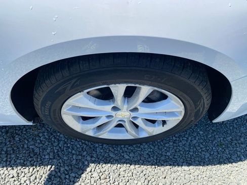 Used 2020 Chevrolet Malibu LT FWD image 23