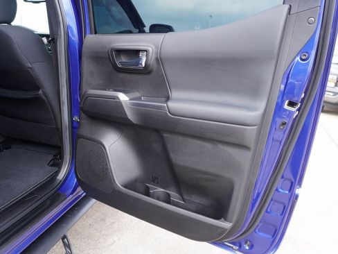 Used 2023 Toyota Tacoma TRD Sport image 21