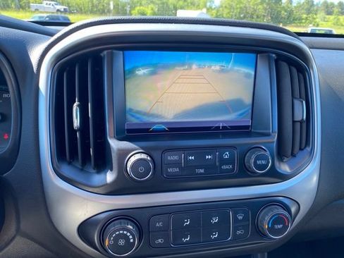 Used 2018 Chevrolet Colorado LT AWD/4WD image 20