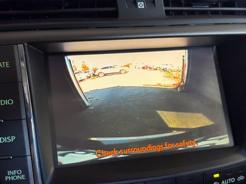 Used 2010 Lexus IS 350 w/ Preferred Accessory Package RWD image 20