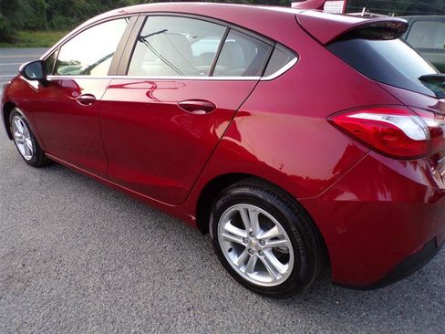 Used 2017 Chevrolet Cruze LT image 10