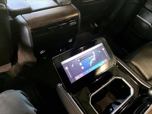 Used 2022 Jeep Grand Wagoneer Series I image 29