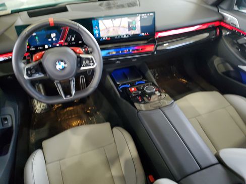 Used 2025 BMW M5 w/ Carbon Package AWD/4WD image 11