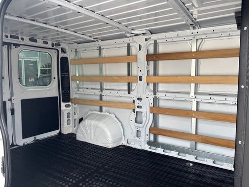 Used 2025 RAM ProMaster 2500 w/ U-Haul Equipment Group FWD image 15