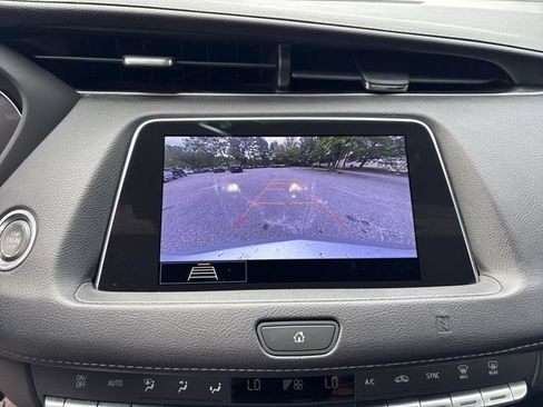 Used 2020 Cadillac XT4 Premium Luxury AWD/4WD image 17